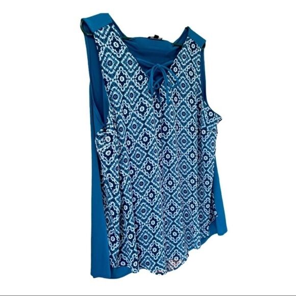 PRICE FIRM! $30 Lane  Bryant FLORAL Tank TOP. - Picture 2 of 5